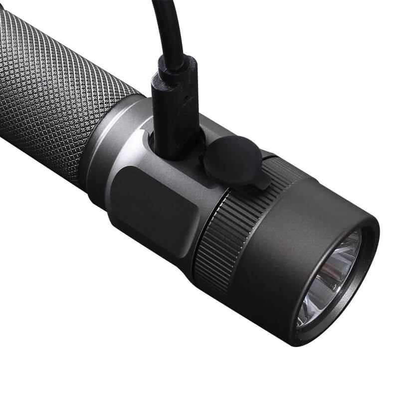 مصباح يدوي Jetbeam KO-03 EDC ب - مراجعة Edc Carry Flashlight وسعره